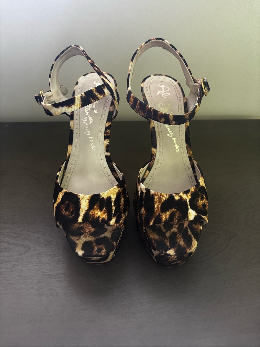 Alice & Olivia Size 39 Leopard Print Platform Heels - Picture 2 of 14